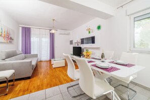 Apart Daire (A1) | Oturma odası