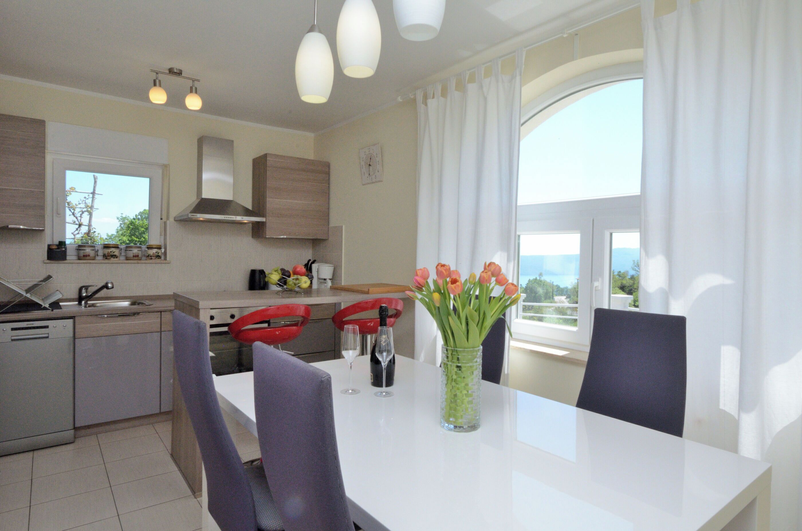 Apartment (A1) | Private kitchen | Fridge, microwave, oven, stovetop