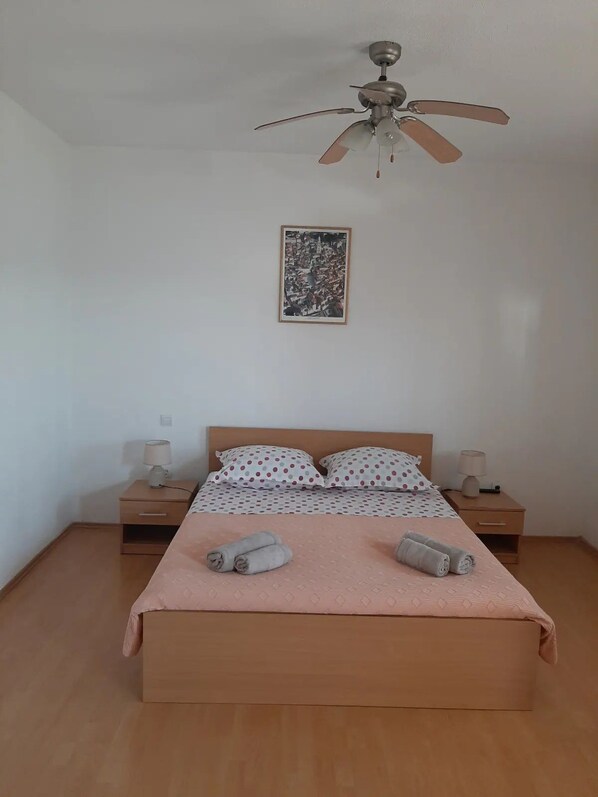 House | Iron/ironing board, free WiFi - House House Roko (Dugi Rat)