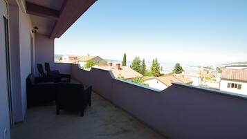 Apartment (A3) | Water view