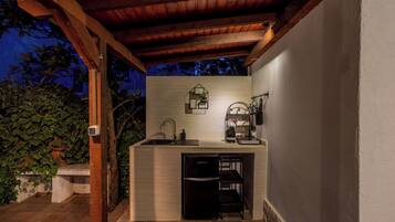 House | Outdoor dining