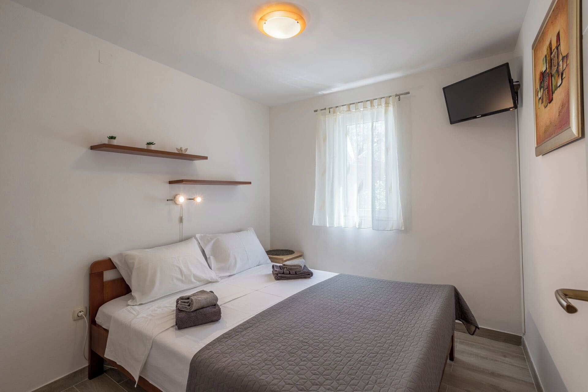 House | Iron/ironing board, free WiFi