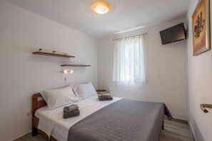 House | Iron/ironing board, free WiFi - House Oliva (Stari Grad)