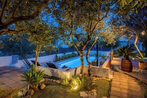 House | Garden - House Oliva (Stari Grad)