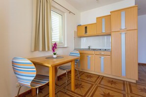 Fridge, stovetop, espresso maker, electric kettle - Apartments Dream View (Brela)