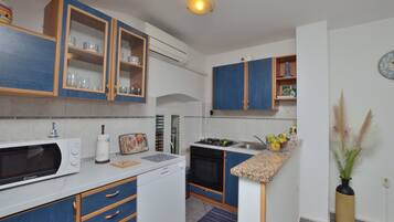 Lägenhet (A2) | Eget kök | Kylskåp, mikrovågsugn, spishäll och espressobryggare