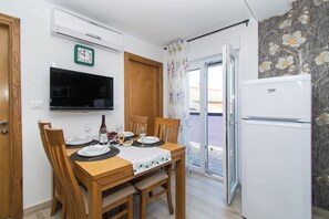 Apartment (A1) | Dining - Apartment Lucija (Vodice)