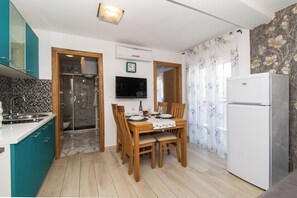 Apartment (A1) | Dining - Apartment Lucija (Vodice)