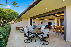 Outdoor dining - Stunning Beachfront Condo at Makena Surf Resort #E104 with Panoramic Ocean Views (Makena, Maui)