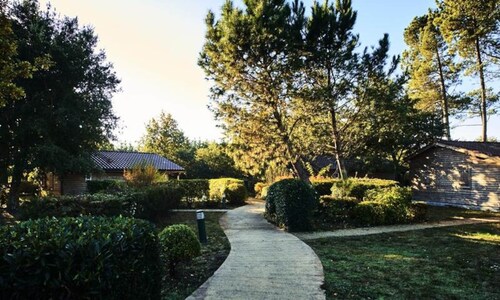 Apartment by Lake Parentis With Pools