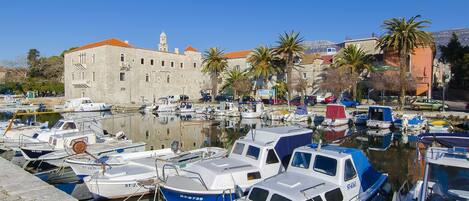 Vue sur la ville depuis lâhĂ©bergement