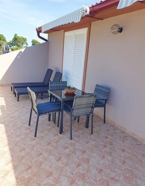 Apartment (A1) | Terrace/patio - Apartments Zeljka B (Rab)