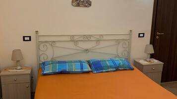 Fer et planche Ă repasser, Wi-Fi, draps fournis