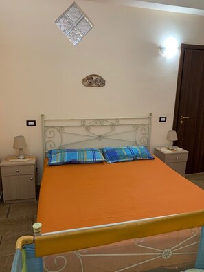 Fer et planche à repasser, Wi-Fi, draps fournis