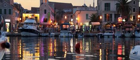 Vue sur la ville depuis lâhĂ©bergement