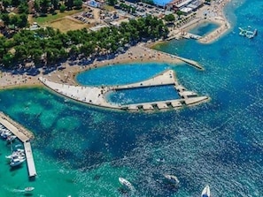 Beach - Apartment Jacuzzi Residence (Vodice)