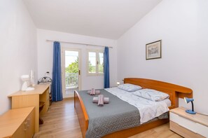 Apartment (A1) - Apartment Close to the Beach (Stari Grad)