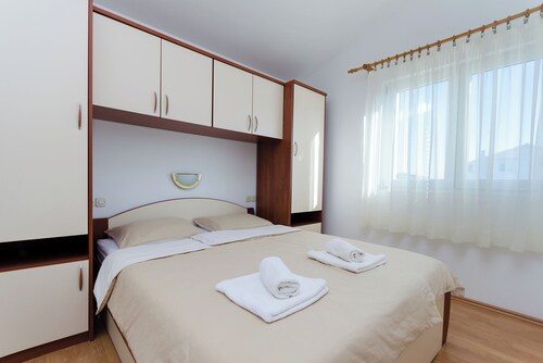 Apartments Marija P Lopar