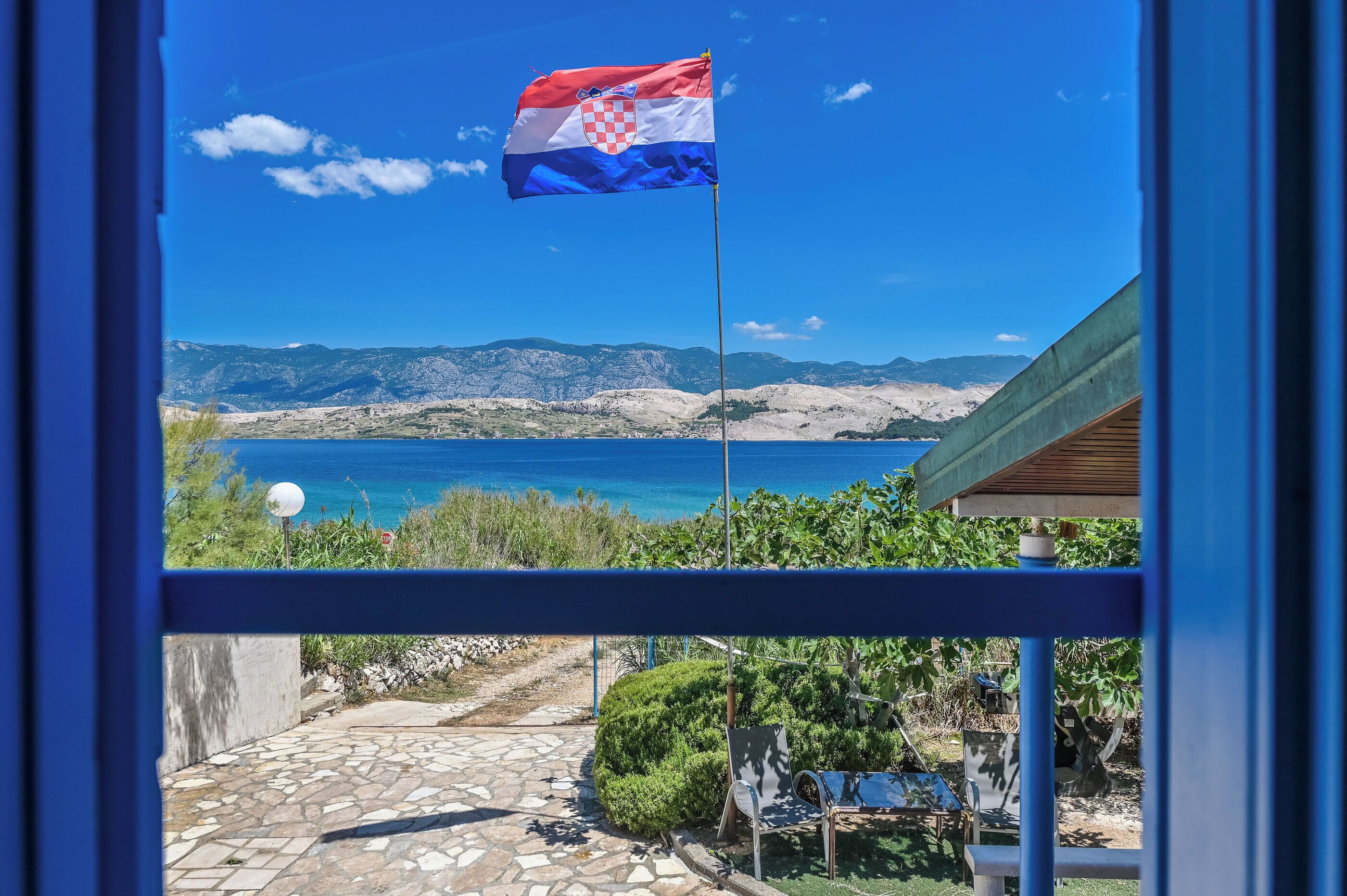 House | Water view