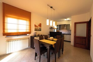 Apartment (A1) | Private kitchen | Fridge, oven, stovetop, dishwasher - Apartment Istria (Vizinada)