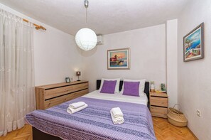 Casa | Tabla de planchar con plancha y wifi gratis 