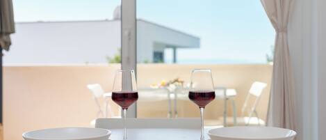 Apartment (A2) | Dining