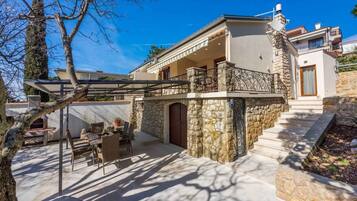 Kiến trúc tòa nhà