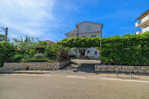 Building design - Apartments Anica J (Lopar)