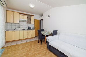 Apartment (A4) | Living room - Apartments Anica J (Lopar)