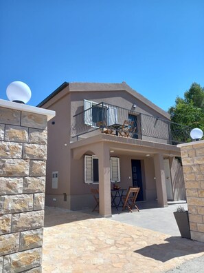 Building design - Apartments Hvaranin (Stari Grad)