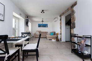 House | Dining