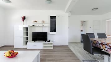 Apartment (A6) | Living room