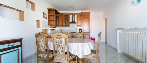 Apartment (A1) | Dining