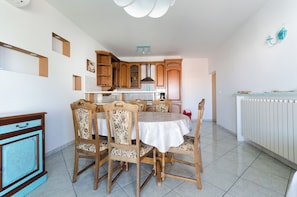 Apartment (A1) | Dining - Apartments Slavica R (Rab)