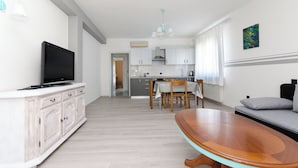 Apart Daire (A2) | Oturma odası