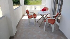 Apartment (A1) | Terrace/patio - Apartments Ivica (Vir)