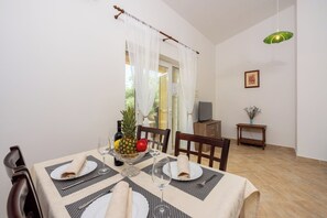 Apartment (A2) | Speisen