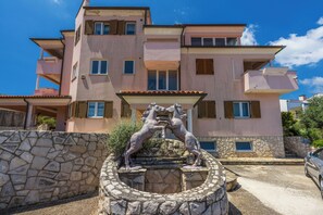 Kiến trúc tòa nhà