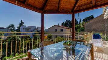 Apartment (A1) | Balkon