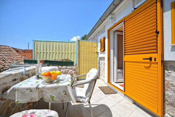 Apartment (A1) | Terrace/patio - Apartments Sunce (Murter-Kornati)