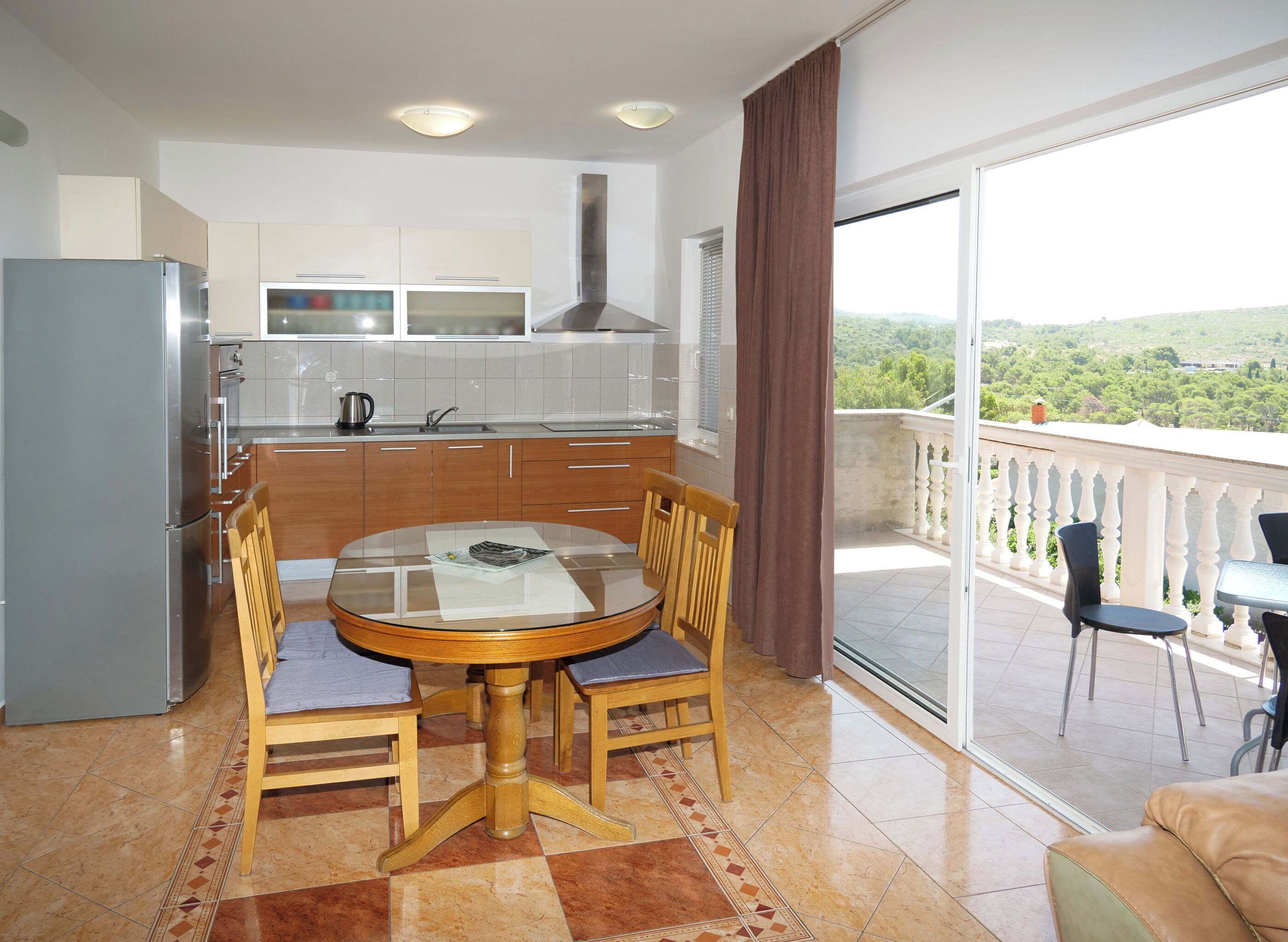 Apartment (A1) | Private kitchen | Fridge, oven, stovetop, electric kettle