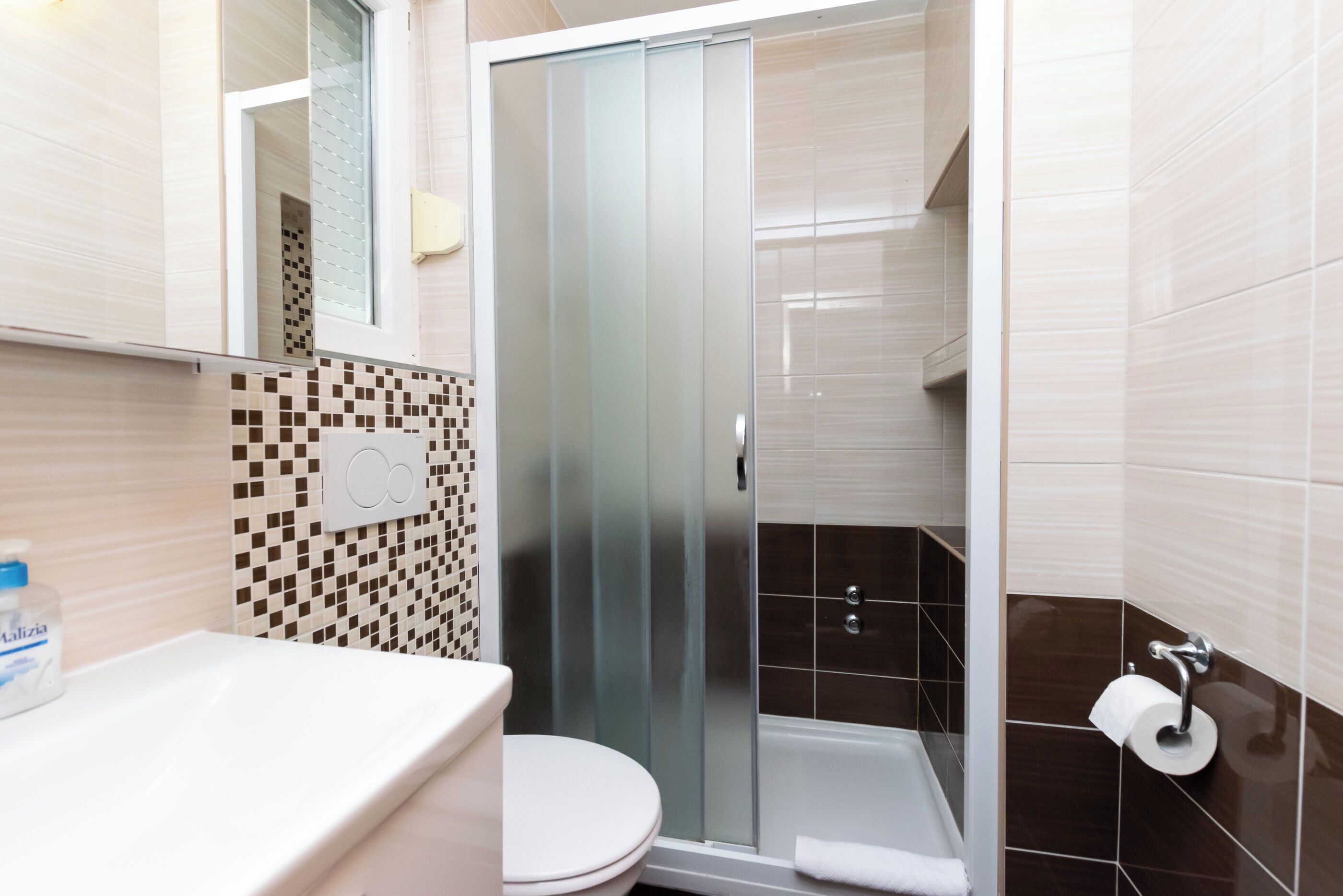 Apartment (A1) | Bathroom | Shower
