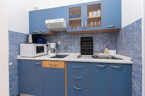 Apartment (A2) | Private kitchen - Apartments Miranda (Lopar)