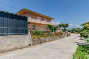 Kiến trúc tòa nhà