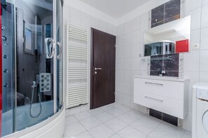 Apartment (A1) | Badezimmer