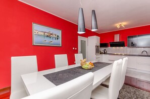 تناول الطعام