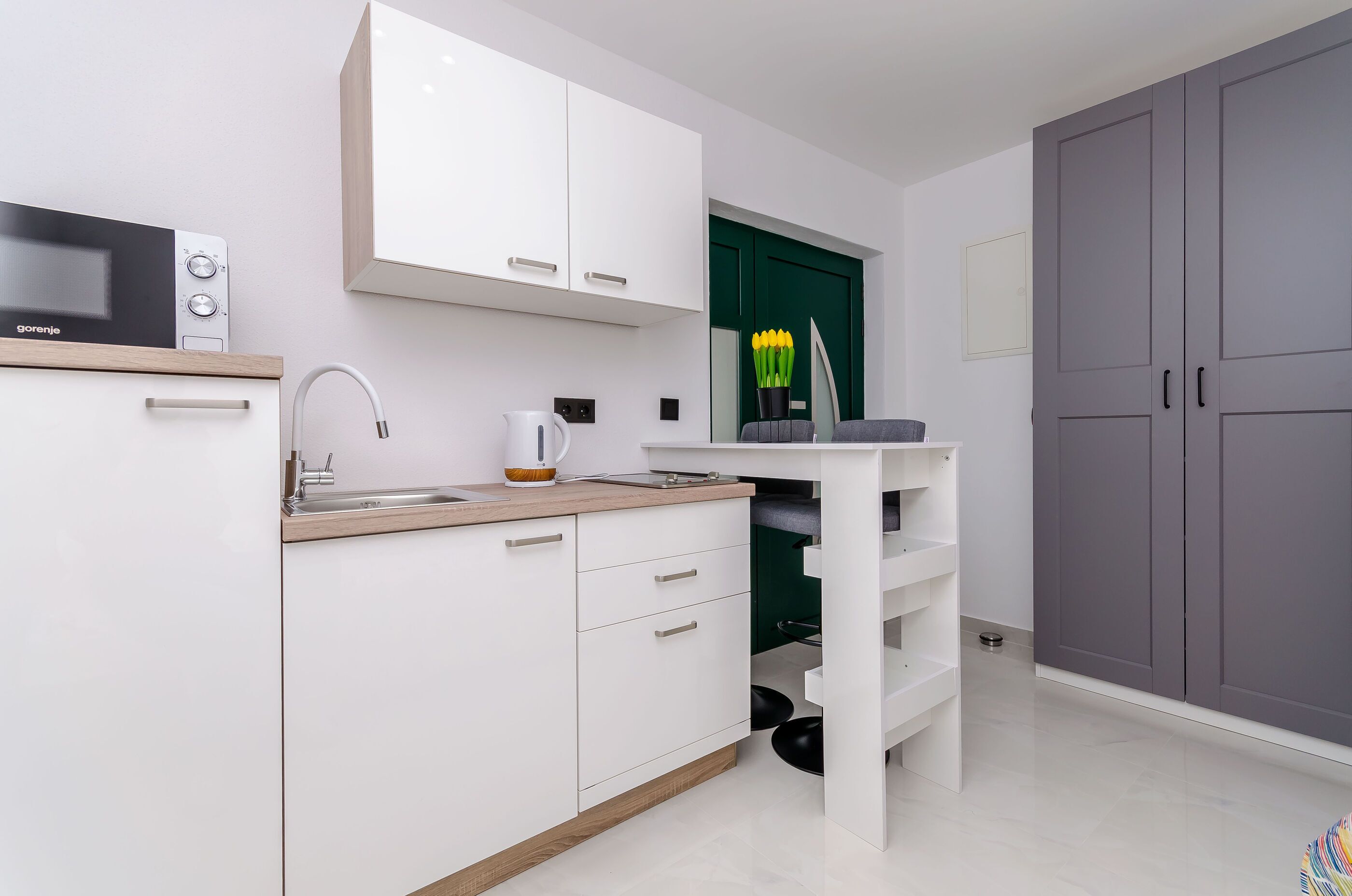 Studio (A1) | Private kitchen | Fridge, microwave, stovetop, dishwasher