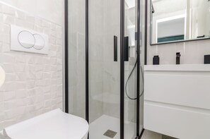 Studio (A1) | Bathroom | Shower - Apartments Doric (Split)