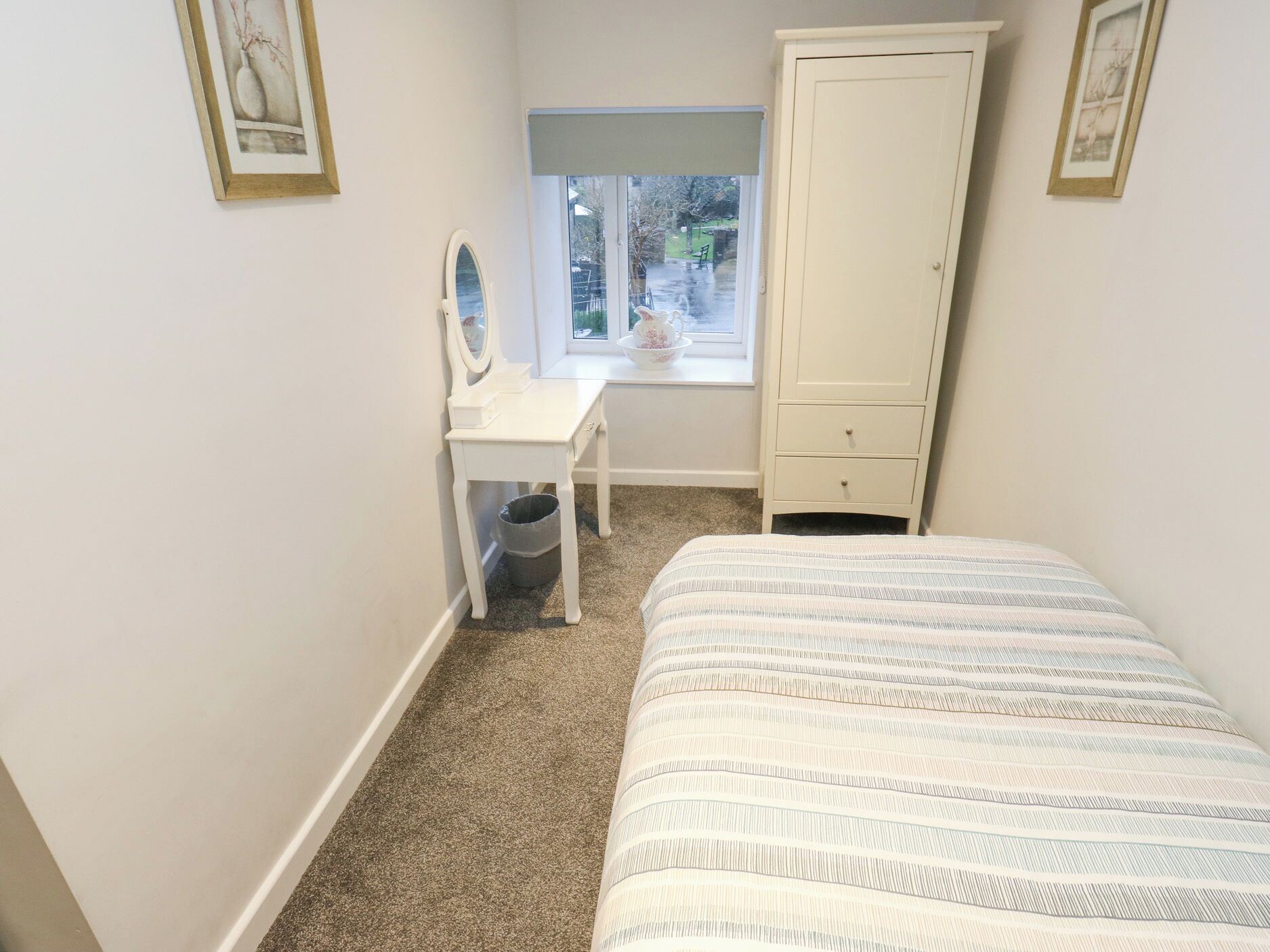 2 bedrooms, individually decorated, individually furnished, free WiFi