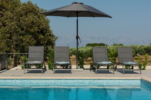 Outdoor pool - House Blato (Postira)